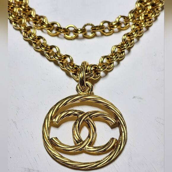 Chanel CC Gold Chain Necklace Pendant Vintage - Picture 8 of 9